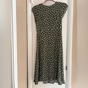 Elegant Green Patterned Dress